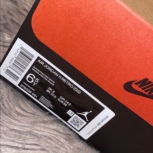 air jordan 11 retro 6.5y black/true red